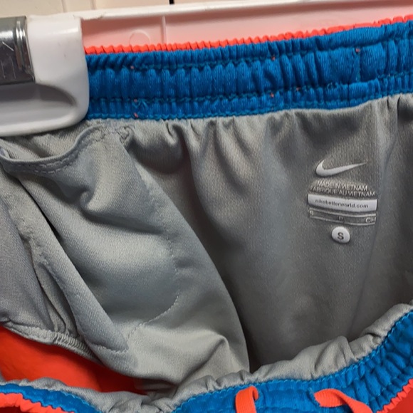 Nike running shorts - Picture 3 of 5